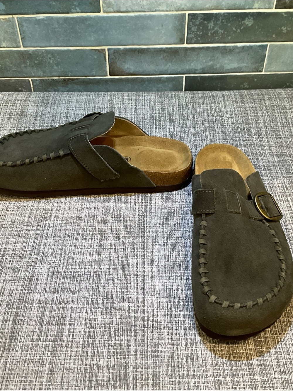 Cushionaire Canoe Suede Clogs In Khaki Women’s Size 8M - NEW - Picture 11 of 16